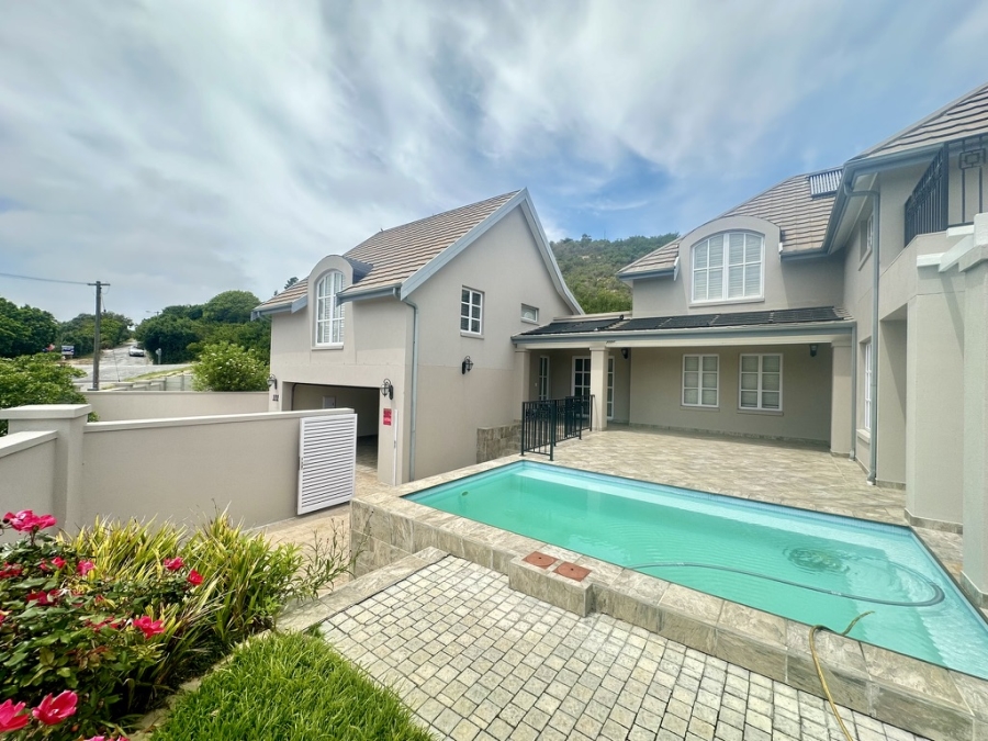 4 Bedroom Property for Sale in The Village Western Cape
